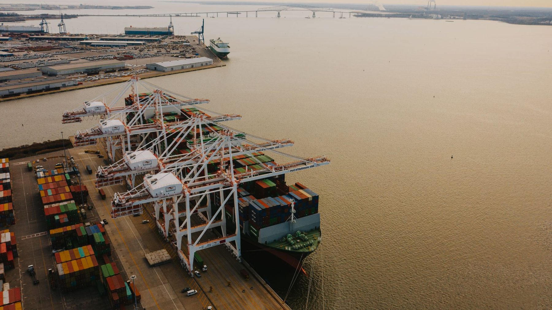 Terminal portuaire pour l'expédition internationale de matières premières